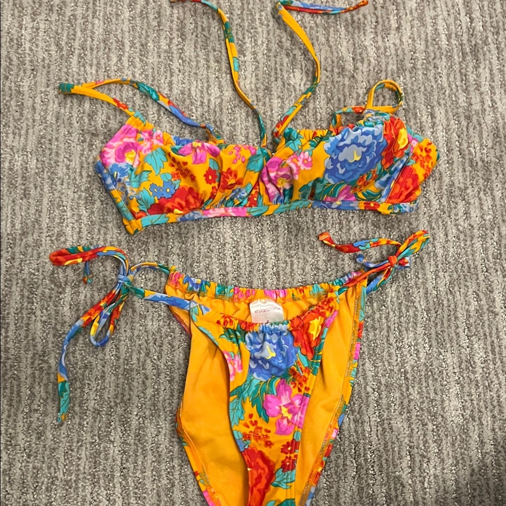 Xhilaration Orange Floral women’s ' Two-Piece Swim Bikini Top size M bottom S